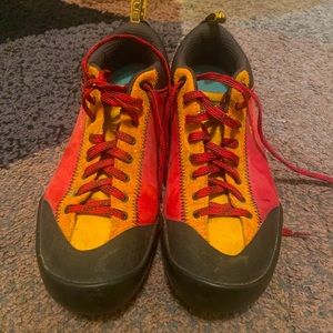 Vasque shoes/boots size 8.5 M mens